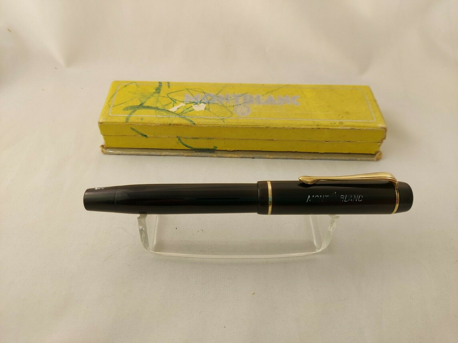 Vintage Montblanc 324 Hard Rubber Fountain Pen Original Montblanc Gold Nib 1930'