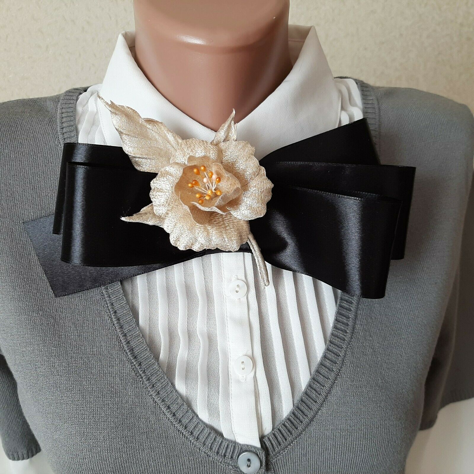 Luxury Golden Brooch Flower Pin Statement Collar Bow Tie On Black Silk Ribbon